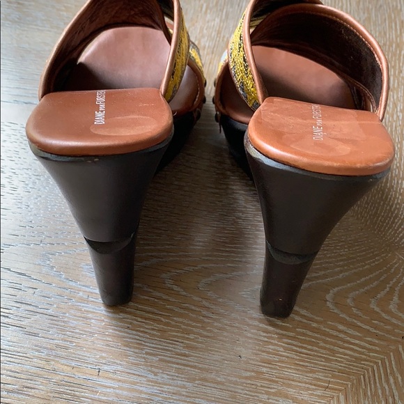 DIANE VON FURSTENBERG Woven Moore Crisscross Wedge 9.5 - Picture 8 of 13